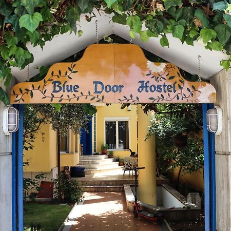 Blue Door Hostel Tiranë Eksteriør bilde