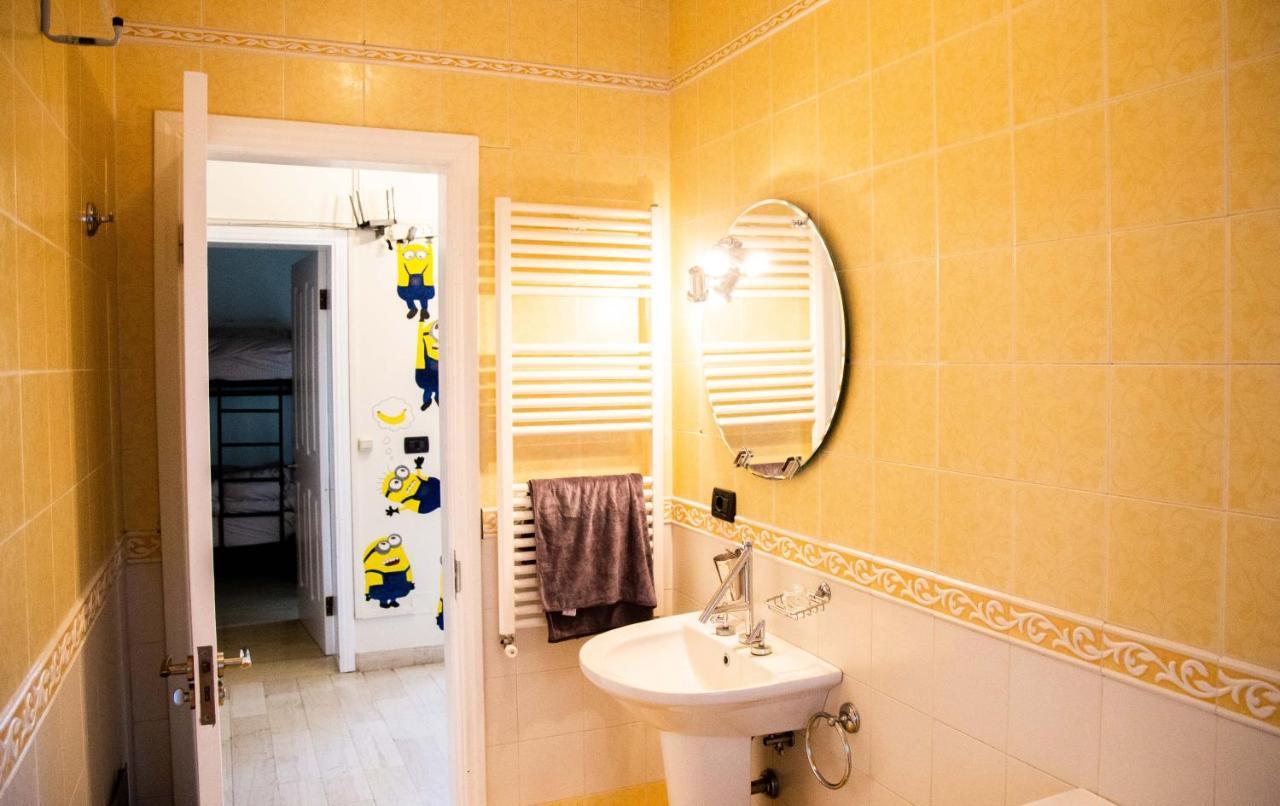 Blue Door Hostel Tiranë Eksteriør bilde