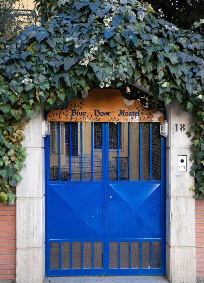 Blue Door Hostel Tiranë Eksteriør bilde