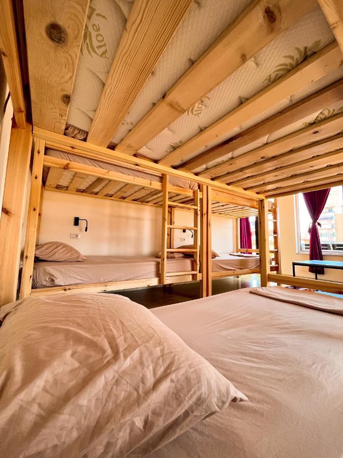 Blue Door Hostel Tiranë Eksteriør bilde