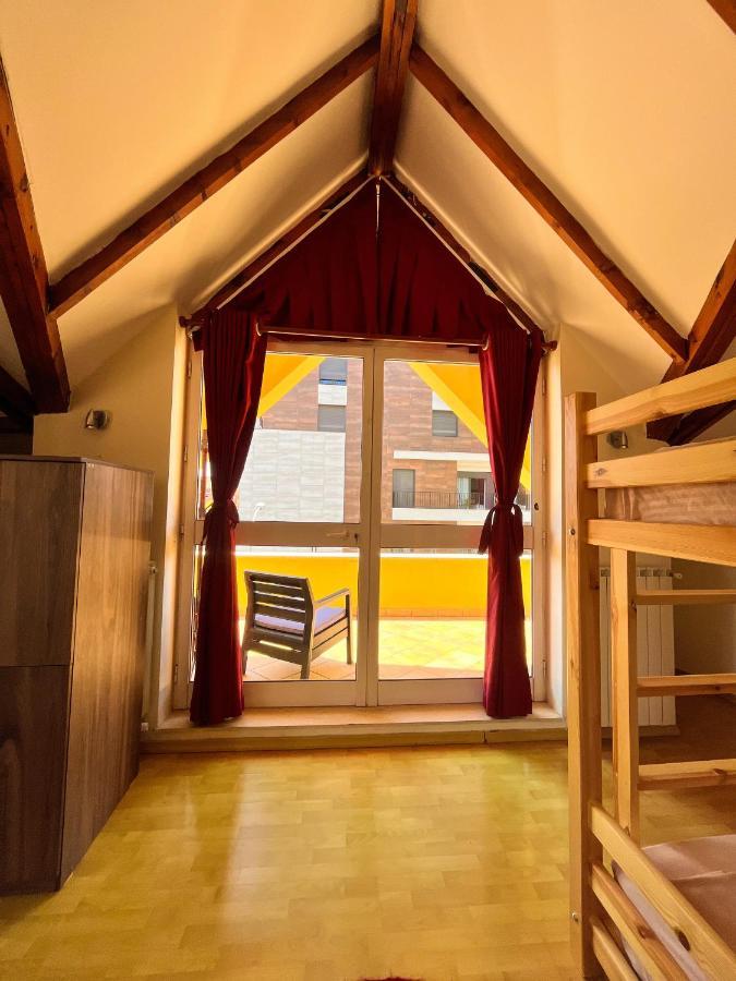 Blue Door Hostel Tiranë Eksteriør bilde